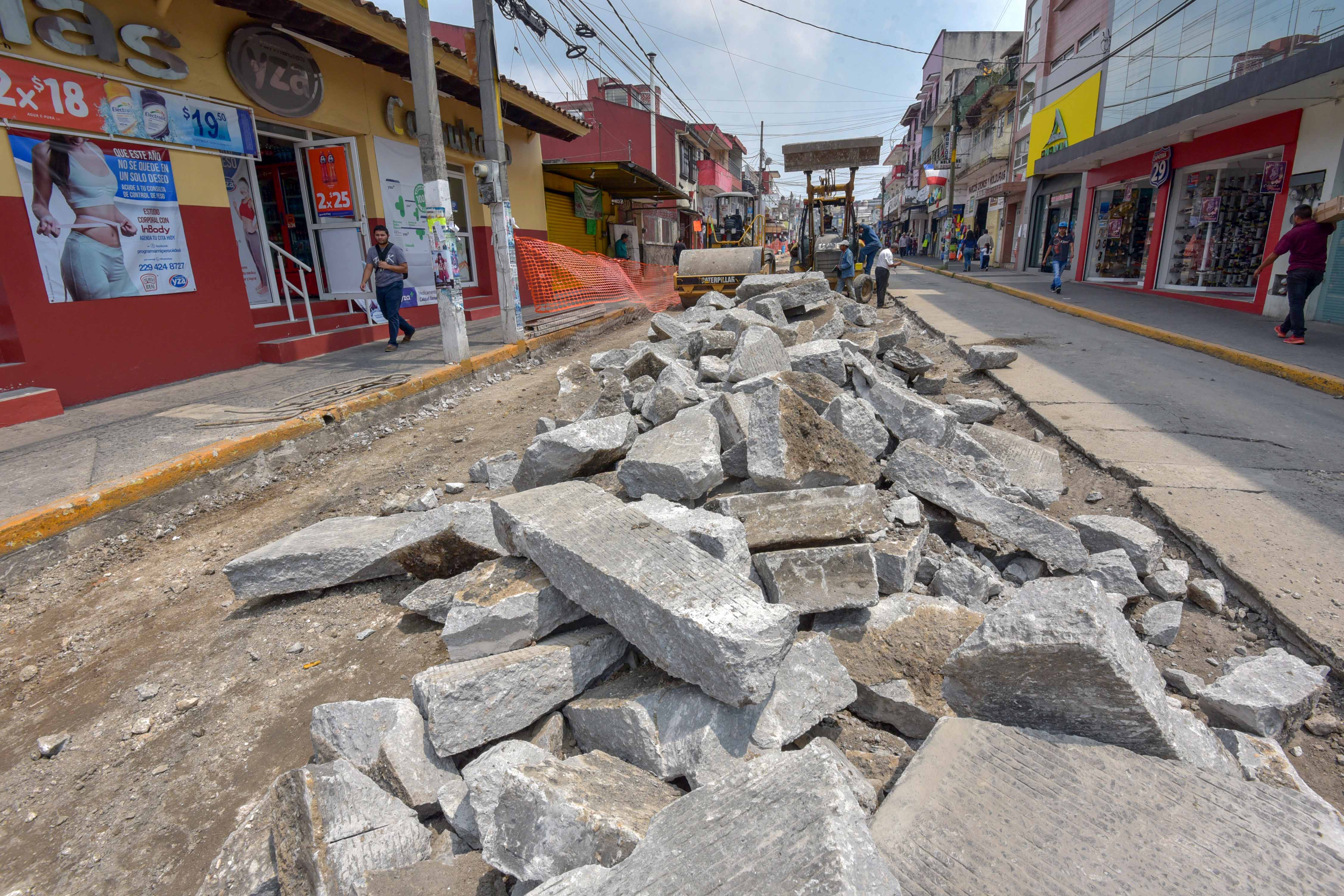 Rehabilitan calles del Centro de Xalapa