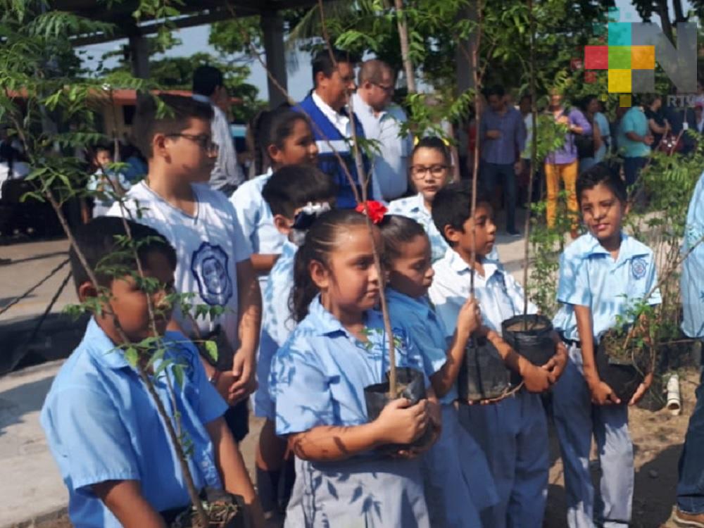 Campaña «Sembrando por Boca» entregará 10 mil árboles a estudiantes