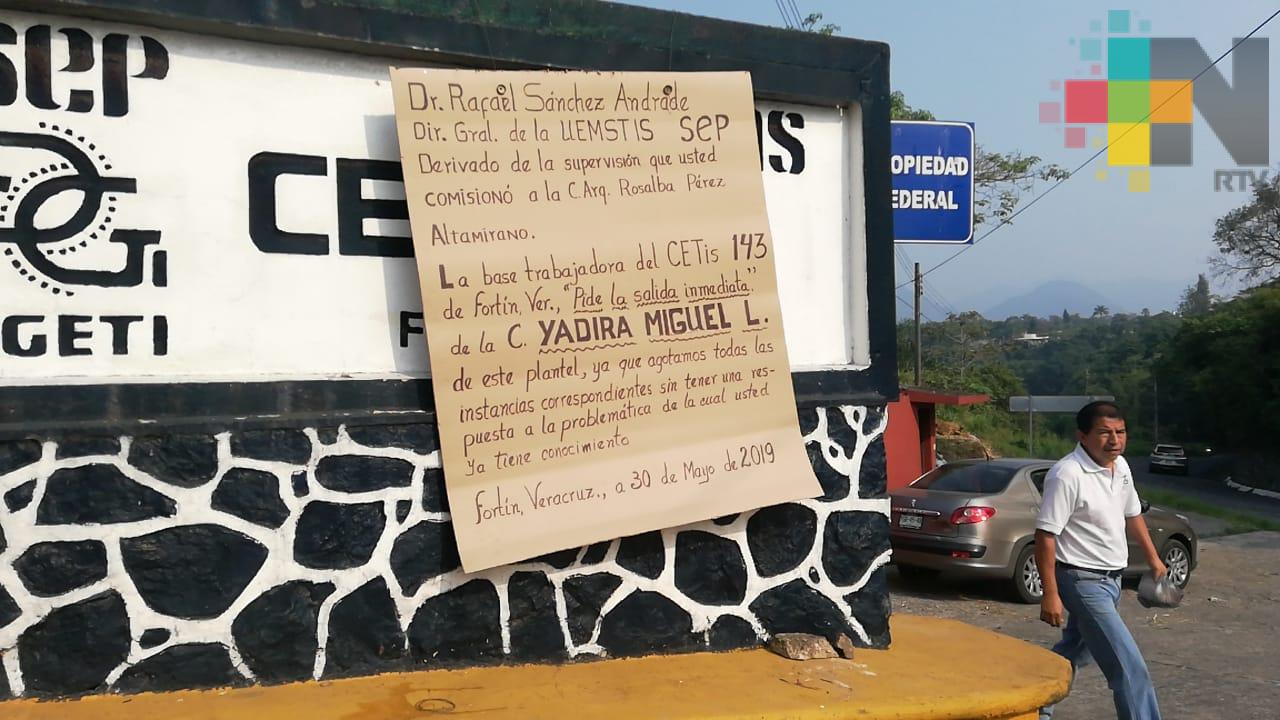 Protestan docentes del Cetis 143, en Fortín contra subdirectora académica