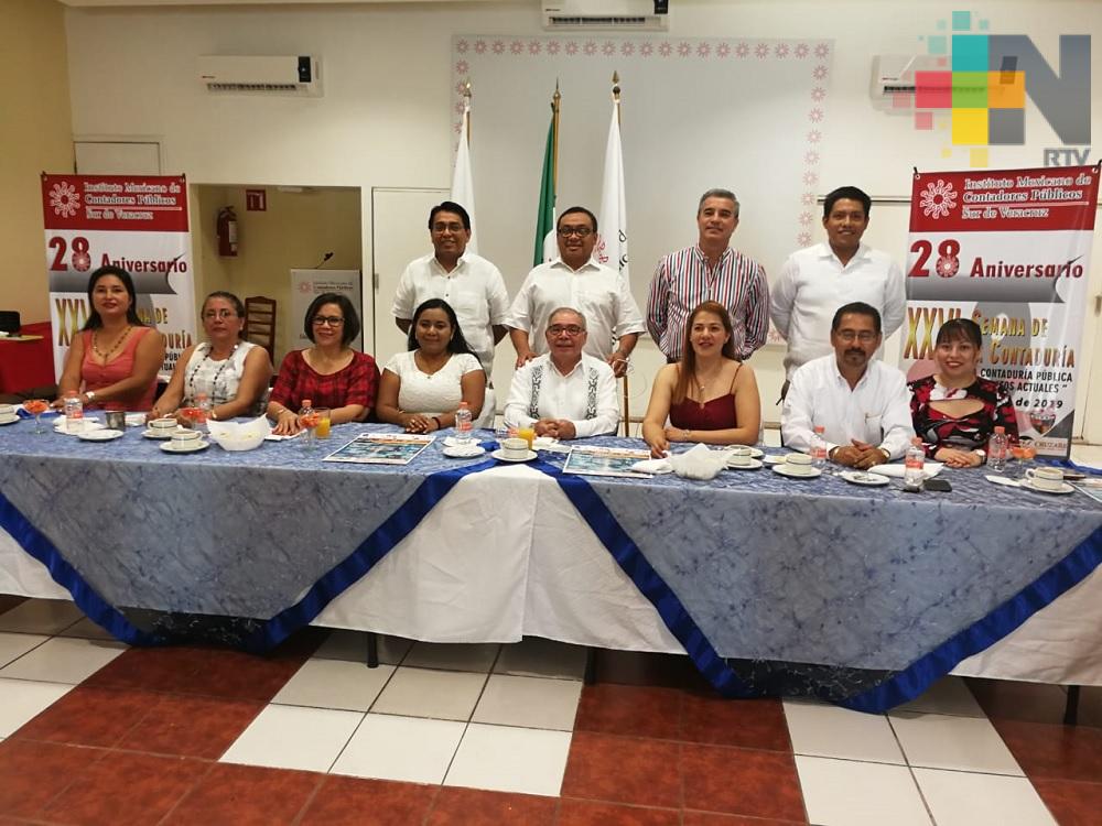 Contadores públicos del sur de Veracruz se preparan para cambios de la miscelánea fiscal 2019