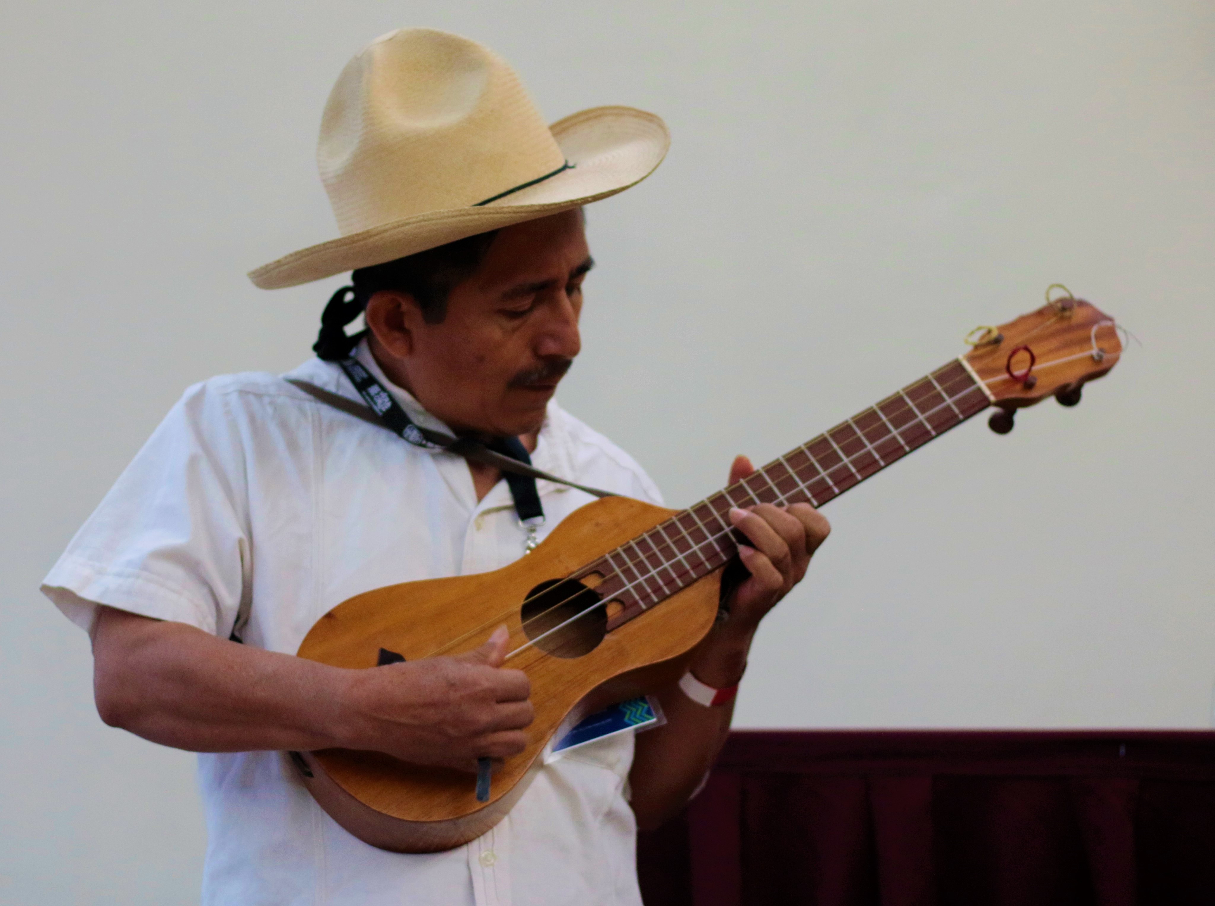 Imparte Cevart cursos para instructores de son jarocho