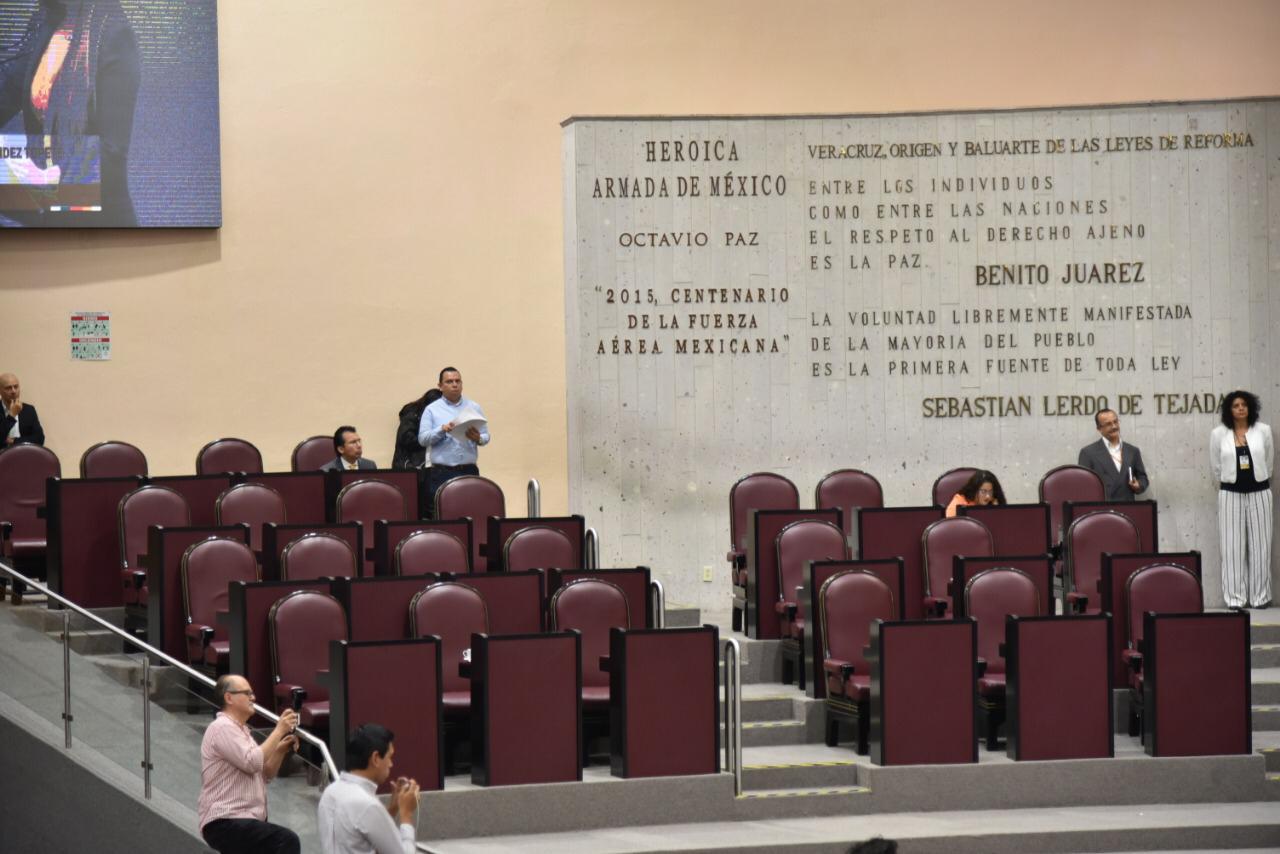 Diputados panistas ausentes en la sesión del Congreso local