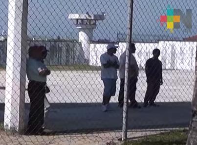 Investigan presuntas fosas dentro de cereso de Coatzacoalcos, Veracruz