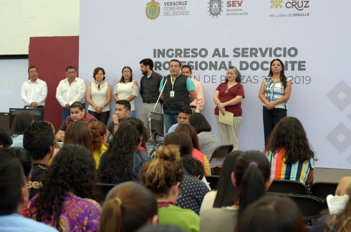 Entrega SEV 373 plazas docentes y de promoción