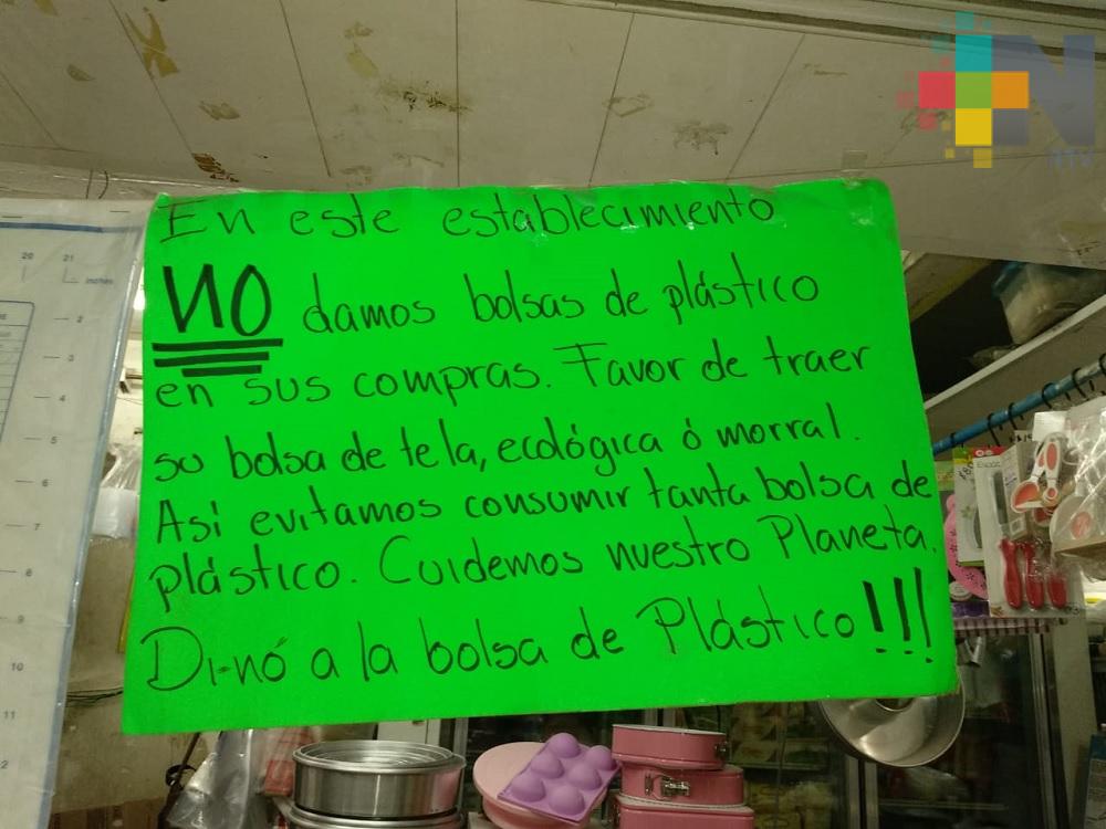 Negocio de repostería en Coatzacoalcos invita a dejar de usar bolsas de plástico