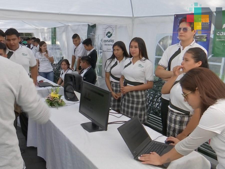 Conalep expuso «Muestra del quehacer educativo» en parque Juárez de Xalapa