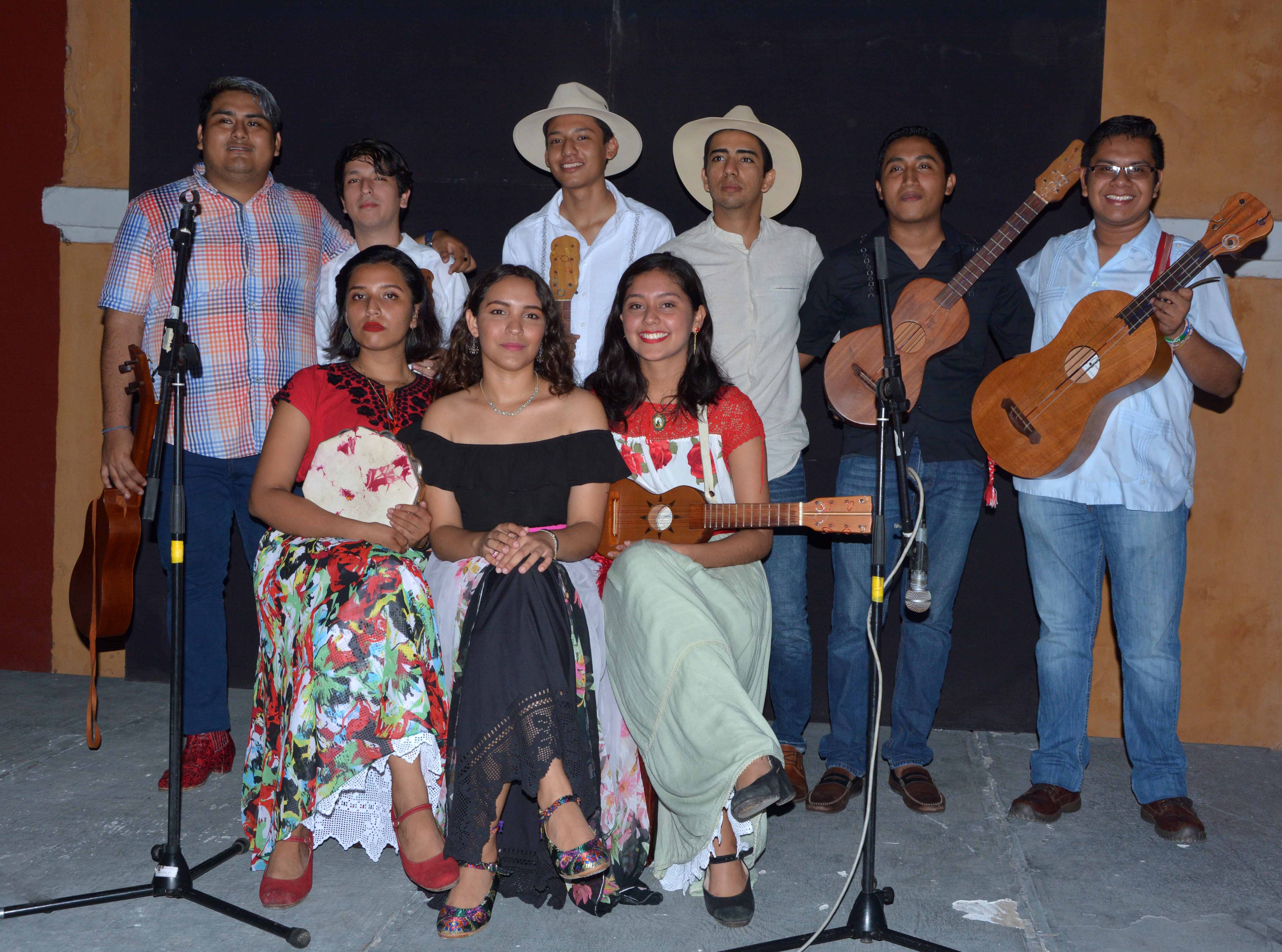 Presentan XII Fandango Fronterizo con los grupos Acahual, Tlacócotl y Guardarraya