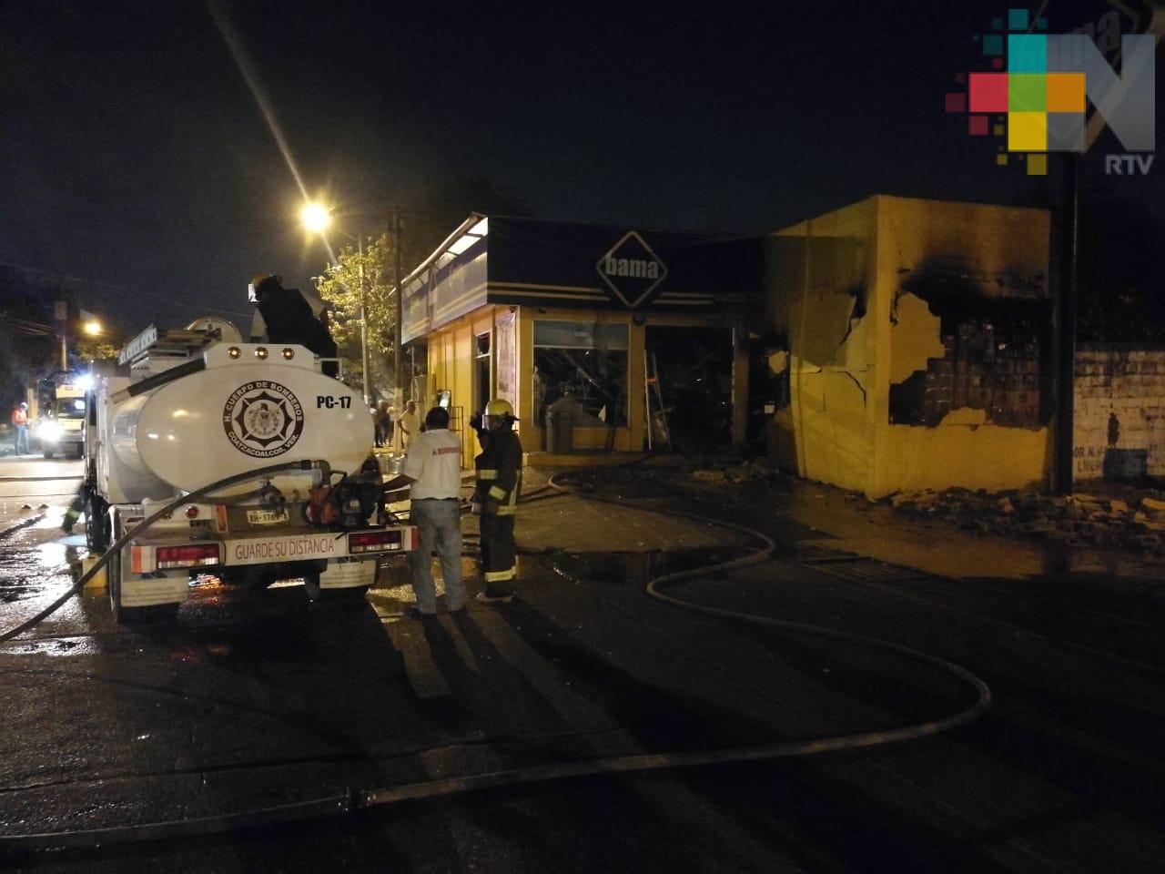 En asalto provocan explosión en tienda de Coatzacoalcos