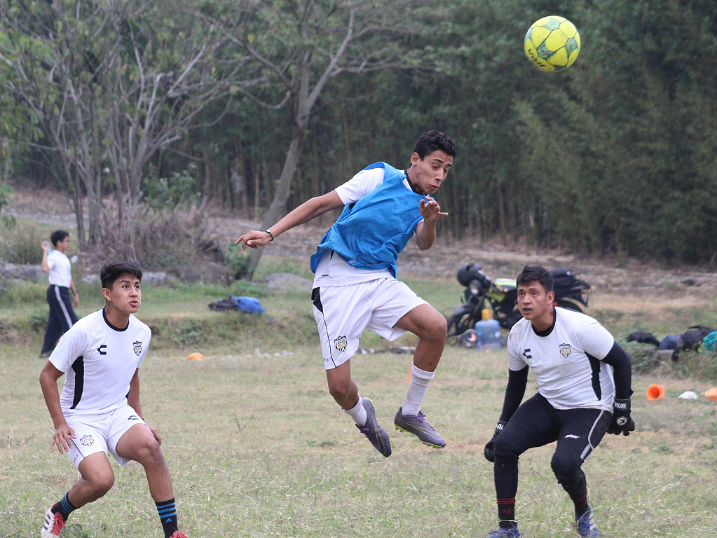 Albinegros a cerrar con triunfo en la última fecha de la Tercera División