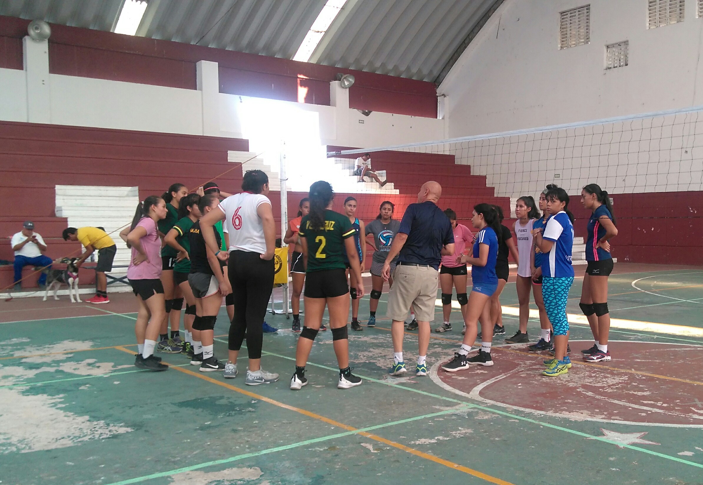 Selección veracruzana de voleibol concentrada para Nacional Juvenil