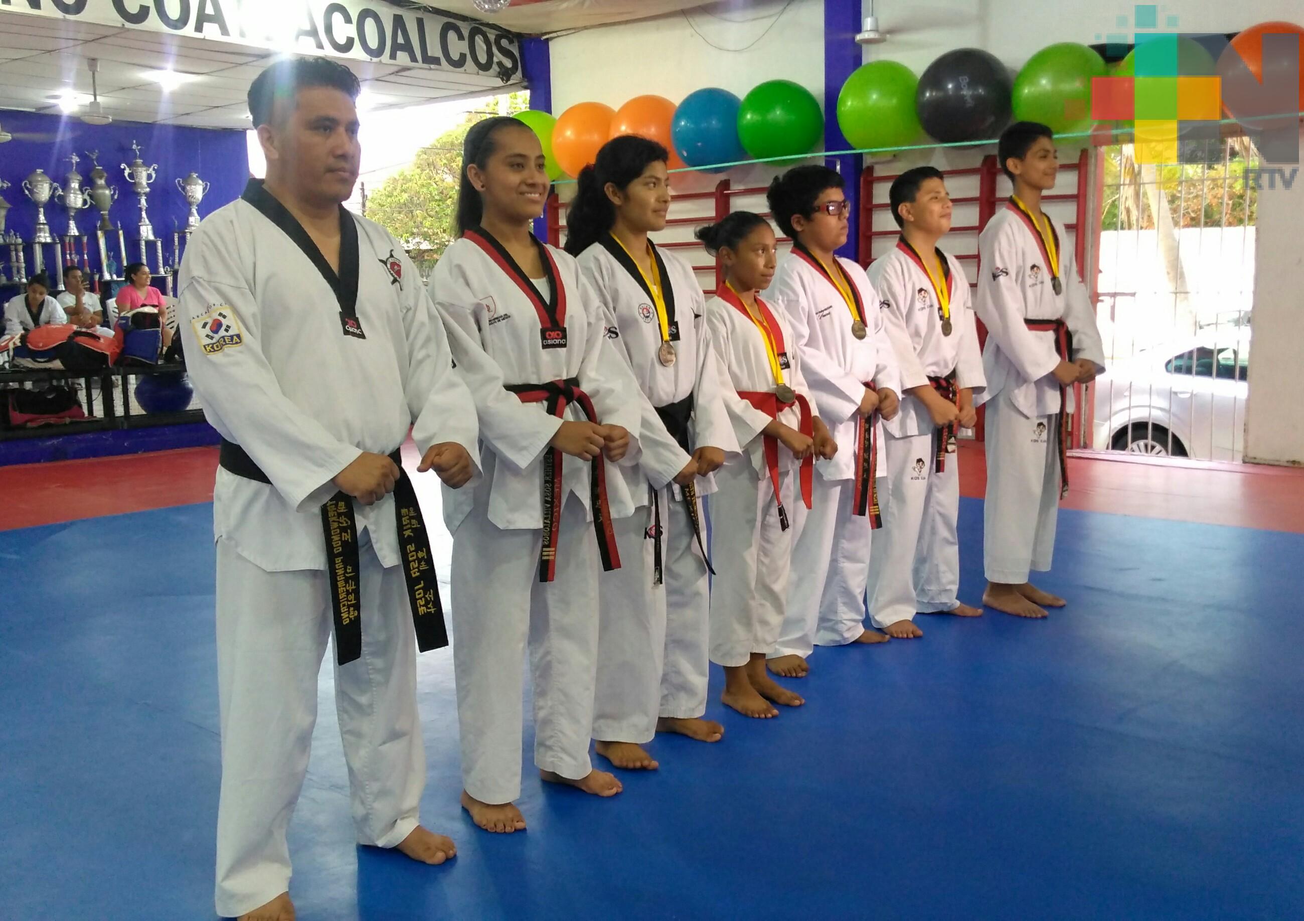 Taekwondoínes de Coatzacoalcos a Nacional de Juegos Escolares