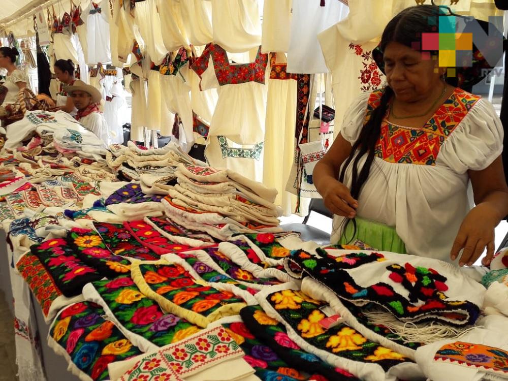 Inicia Expo Arte Popular Indígena en Plaza Cívica de Boca del Río