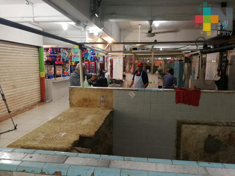 Proceso para otorgar locales abandonados de mercados de Coatzacoalcos, es largo y difícil