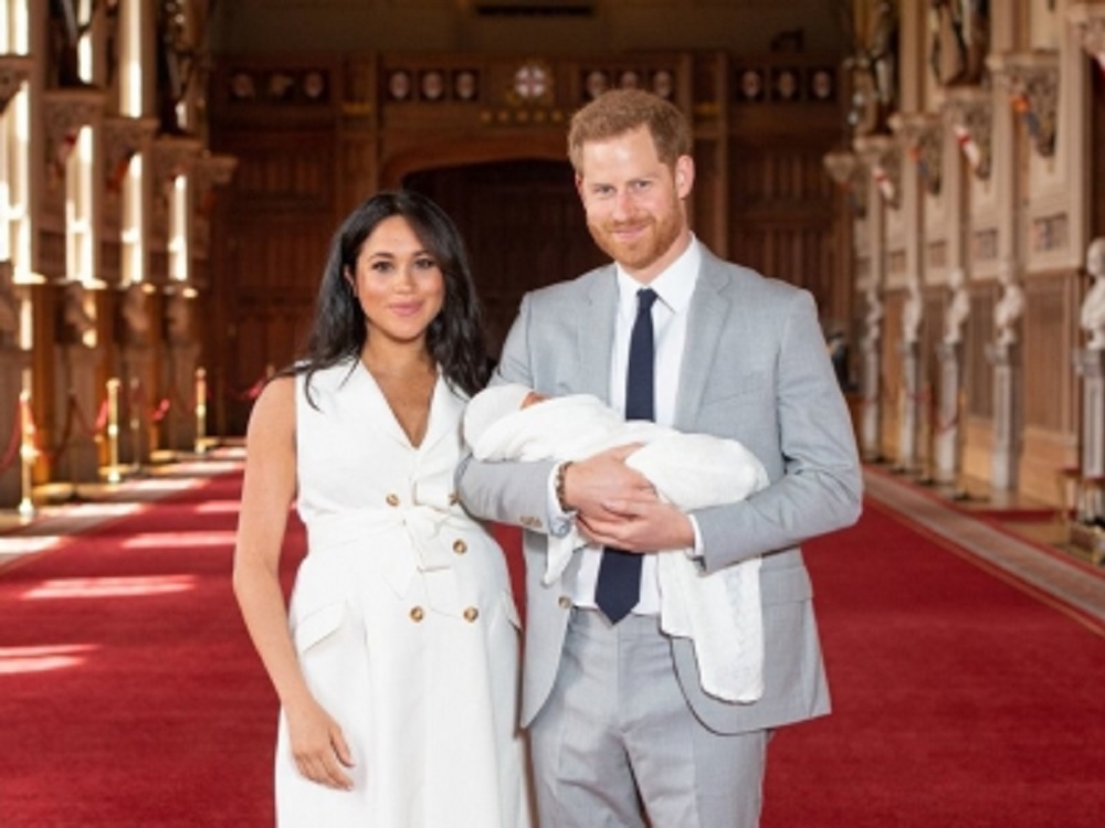 Los duques de Sussex presentan a su hijo