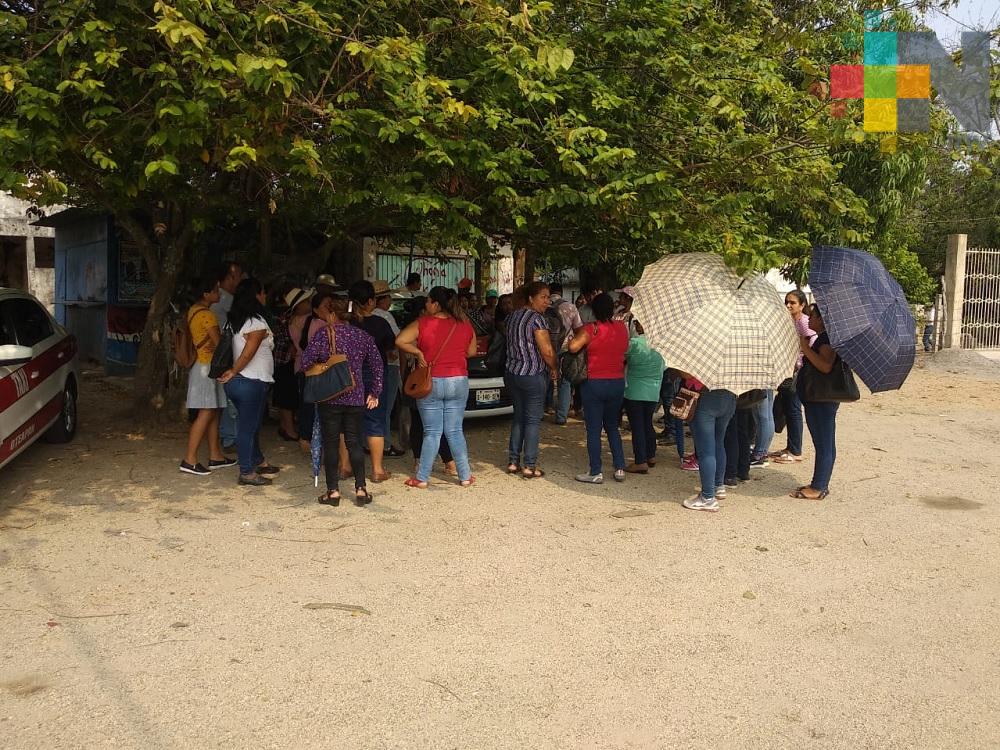 MMV y CNTE intentan bloquear carretera costera a Acayucan