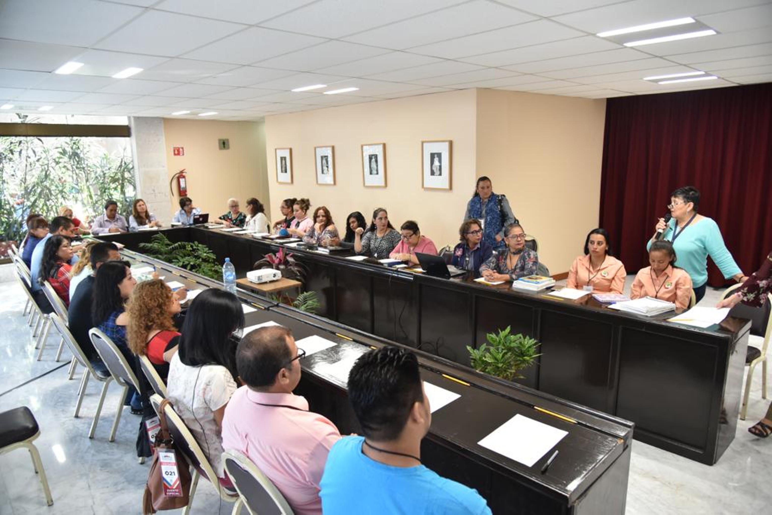 Imparten el curso “Mis Vacaciones en la Biblioteca”, en el Congreso del Estado
