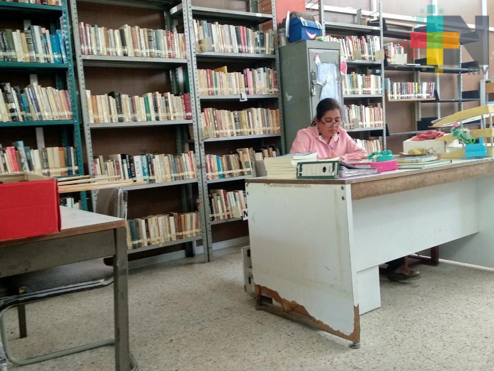 Nuevas tecnologías ganan terreno a bibliotecas públicas