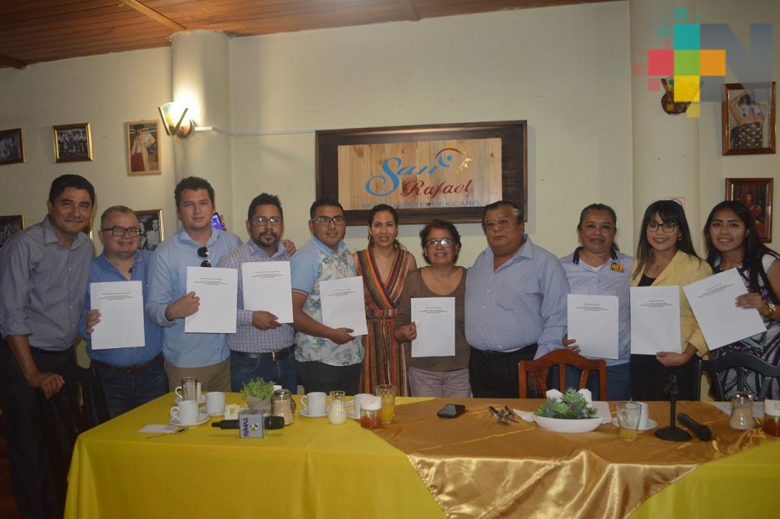 Periodistas del sur de Veracruz reciben notificaciones de entrega del Premio Estatal del Periodismo