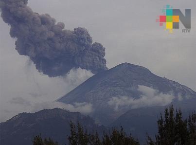 Reportan emisión de ceniza tras explosión en el Popocatépetl