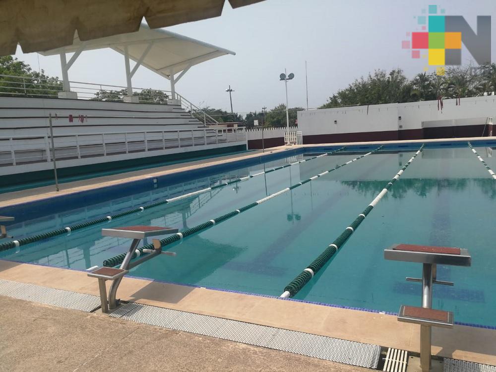 Por estiaje suspenden clases de natación en alberca semi-olímpica de Coatzacoalcos