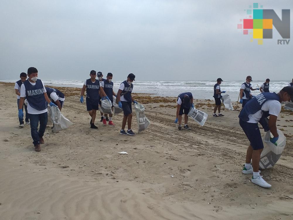 Semar participa en limpieza de playas en Tamiahua, Veracruz
