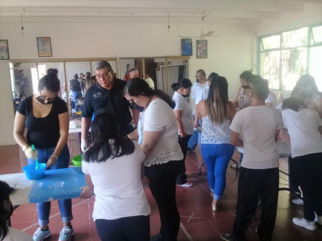 Capacita Sedema en uso de aceite quemado para fabricar jabones