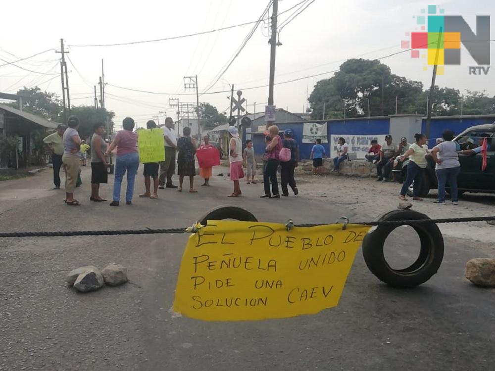 Vecinos de la localidad de Peñuela bloquearon carretera estatal Córdoba-Peñuela