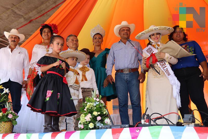 Se coronaron las Reinas de la Expo feria Piña y de la Expo Feria Ganadera