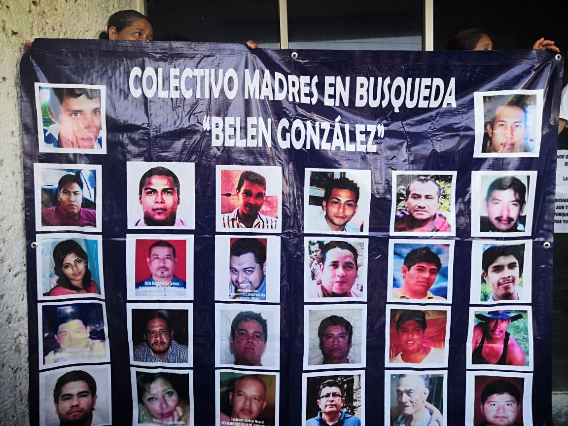 Madres de desaparecidos marchan en la ciudad de Coatzacoalcos