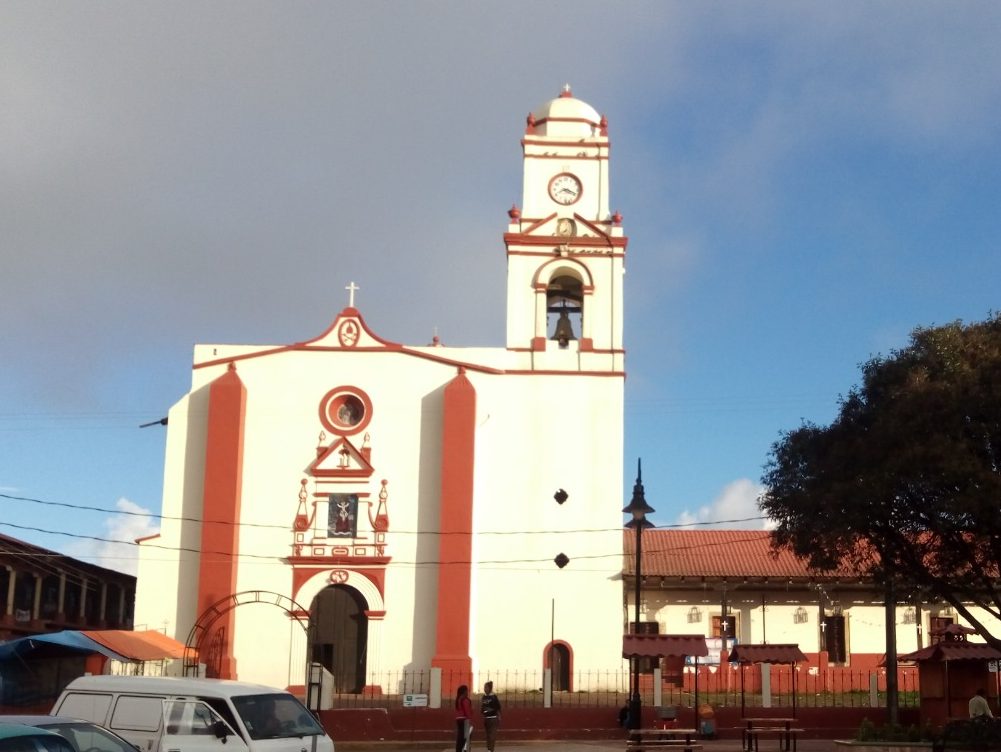 Continúan peritajes para determinar concidiciones de seguridad en parroquia de Huayacocotla