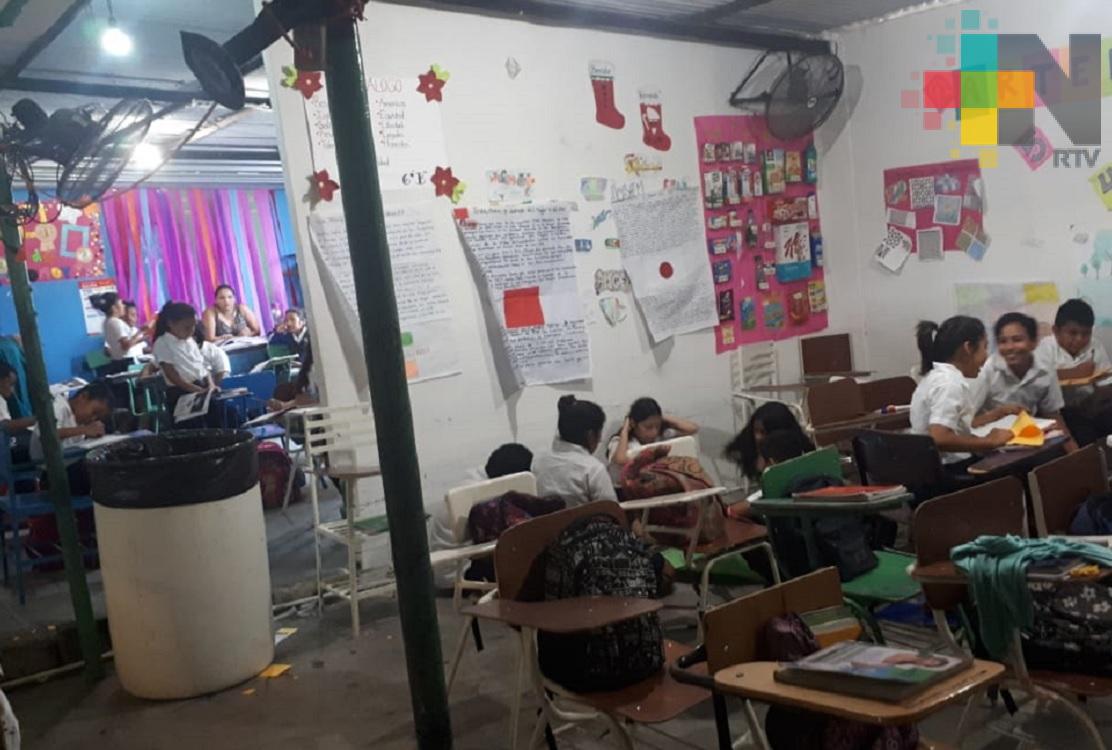 Ya son nueve años que 194 alumnos toman clases en casas habilitadas como escuela