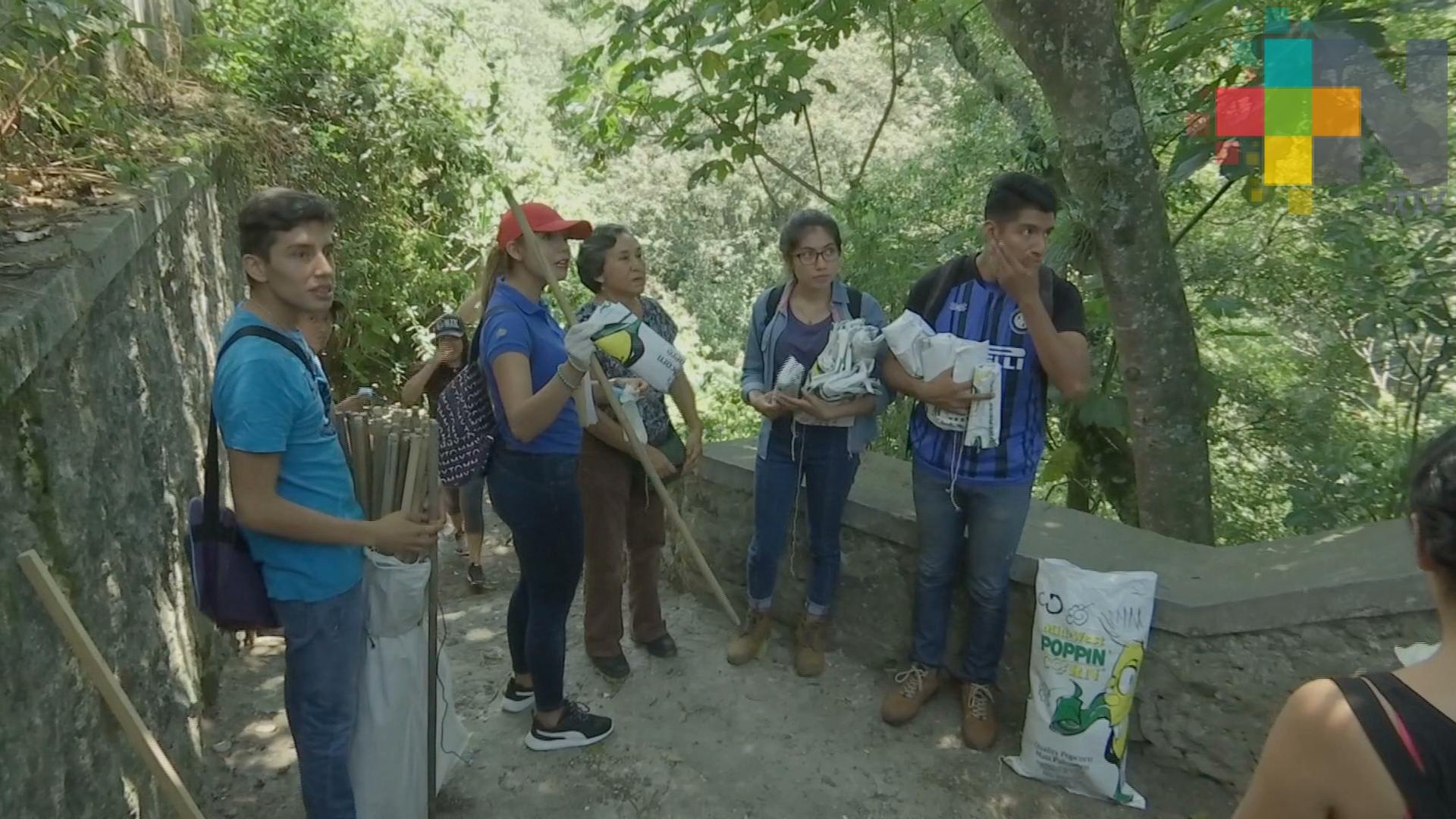 Alumnos de la FCAS limpiaron el río Sedeño