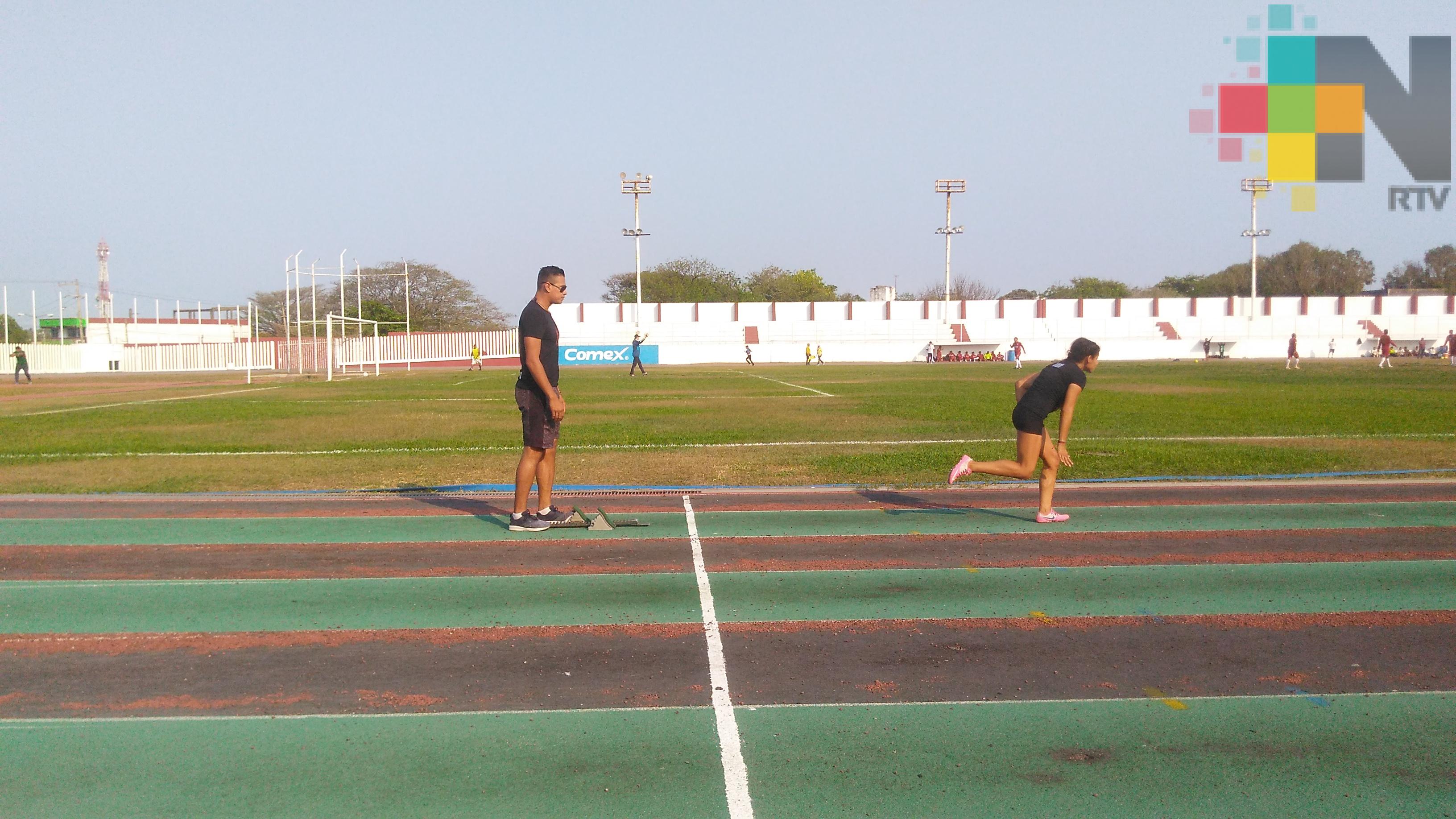 Daniela Alvarado por el pase a Juegos Nacionales Escolares