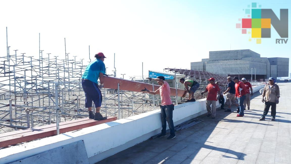 Empieza desmontaje de escenario y gradas del Salsa Fest