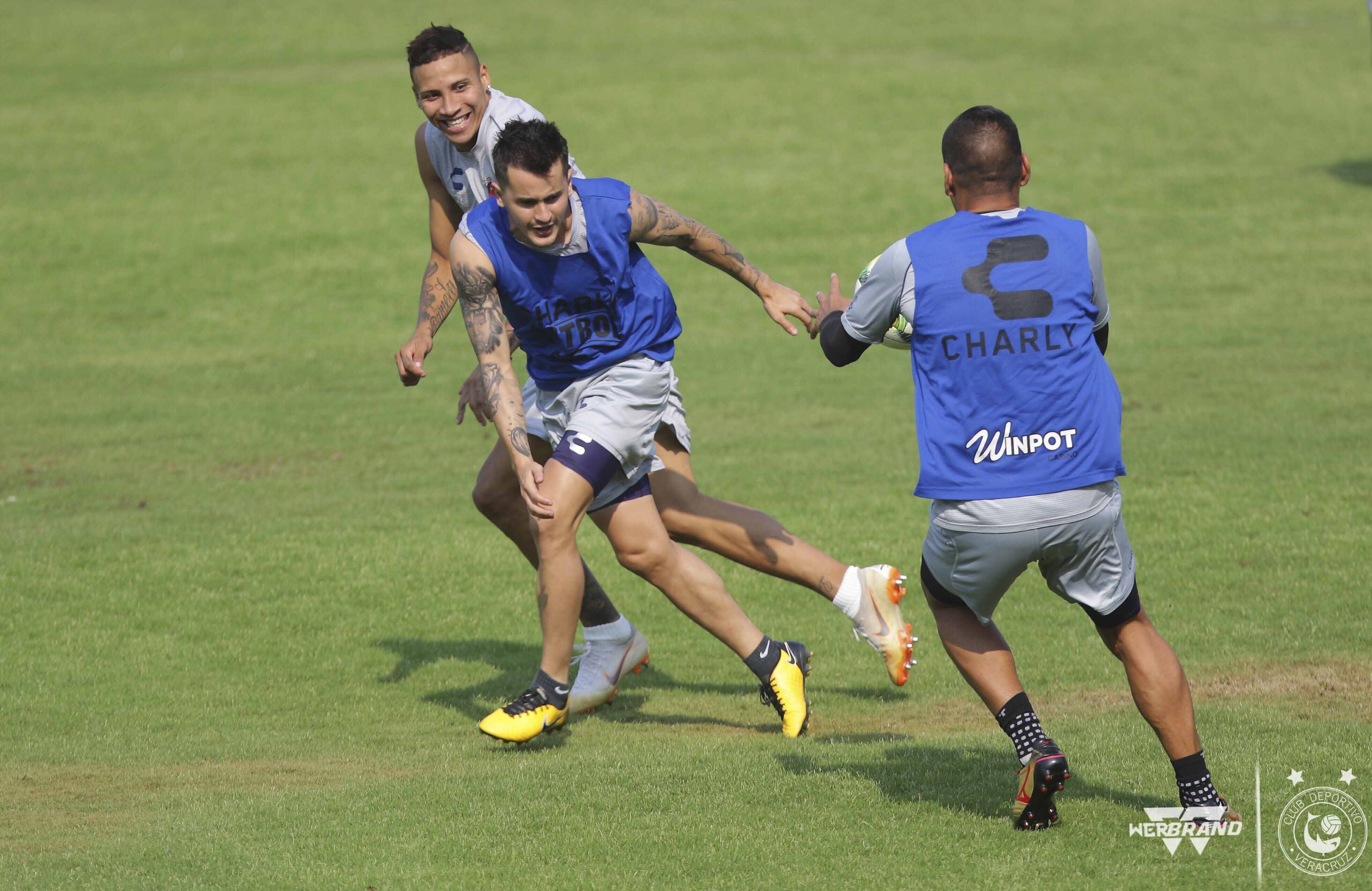 Tiburones Rojos jugaron futbeis a un día de conocer su futuro