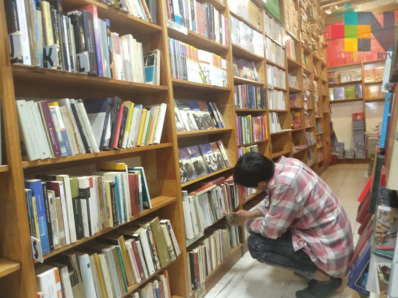 La librería Rueca de Gandhi volverá a abrir su foro artístico