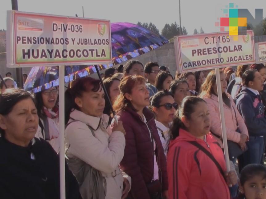 Felicitan a docentes de la sierra de Huayacocotla