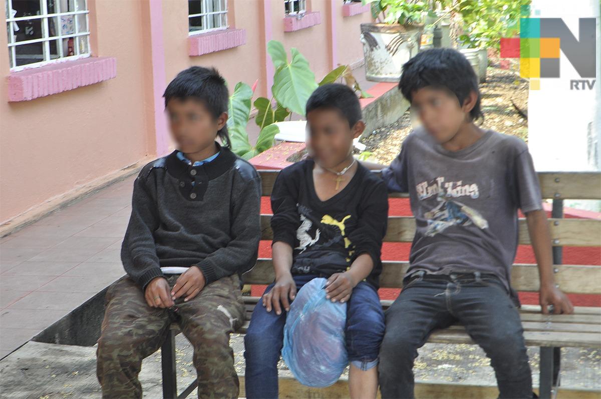 Resguarda DIF a tres menores que pedían dinero en Coscomatepec