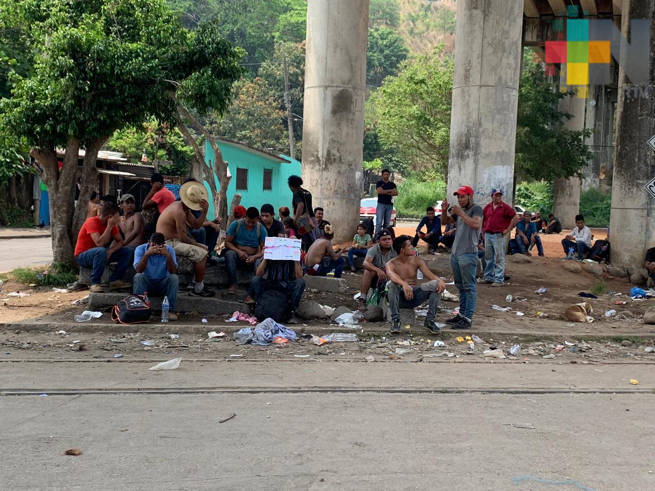 Mantenimiento de Ferrosur deja varados a migrantes en Coatzacoalcos