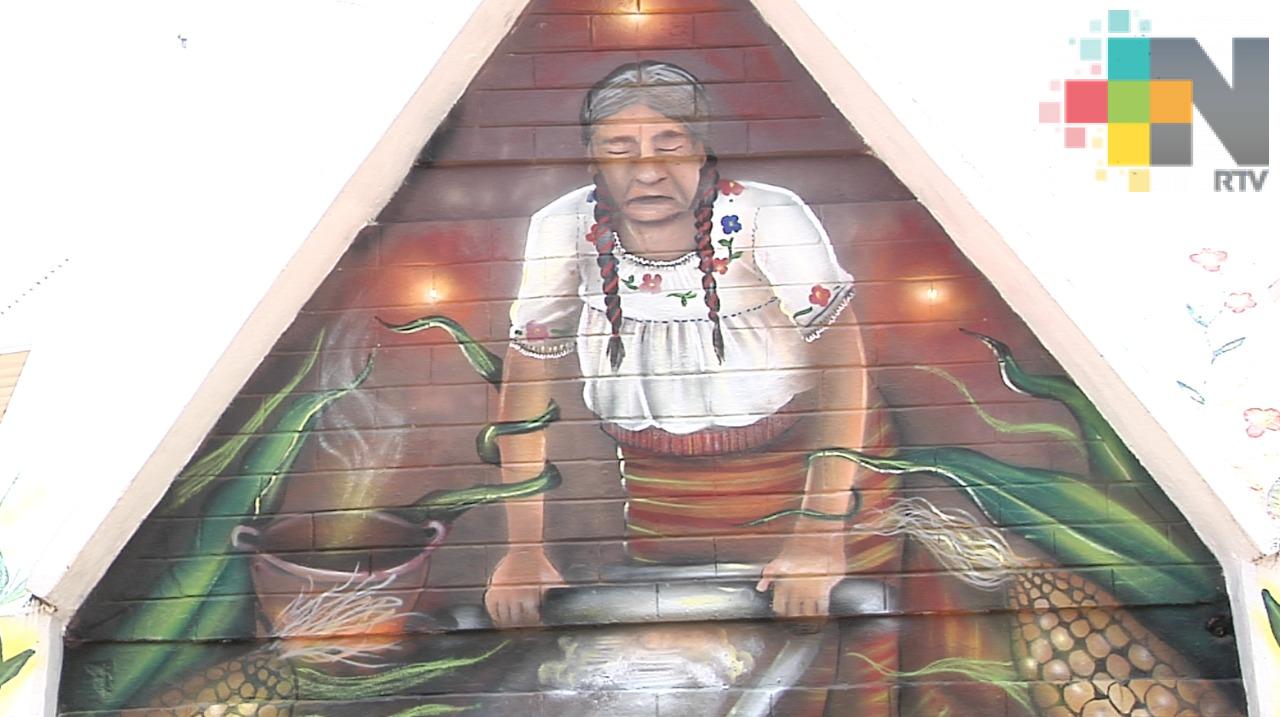 Cono murales, artista resalta la cultura de Cosloeacaque