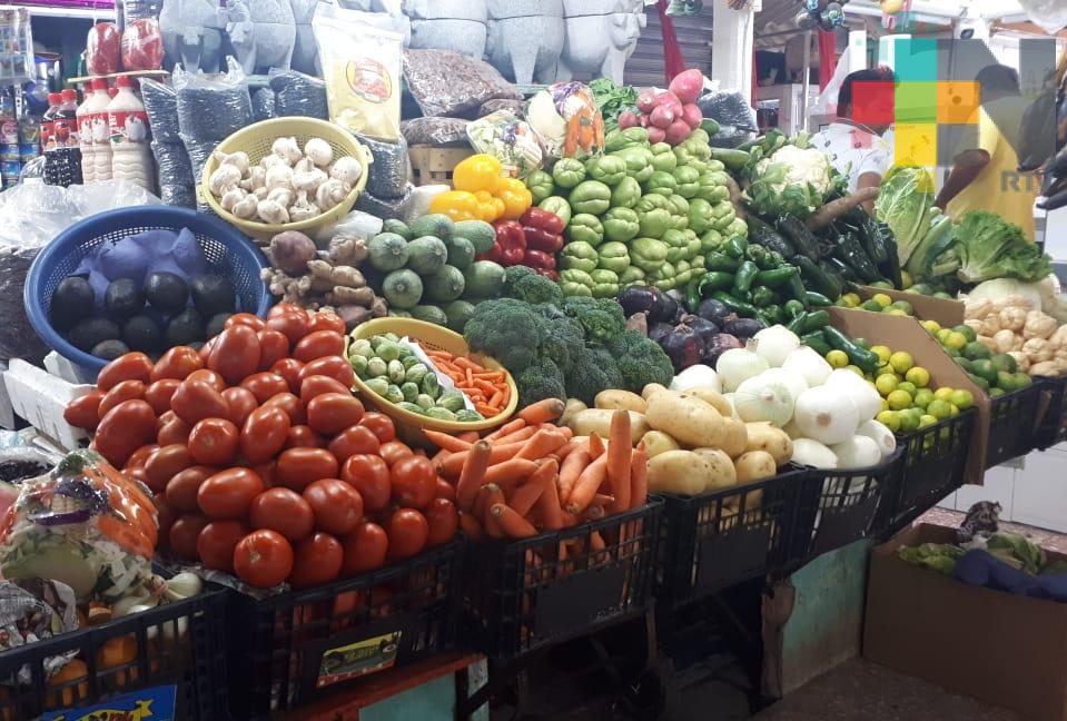 Locatarios prevén aumento en precios del tomate, aguacate y elote por escasez