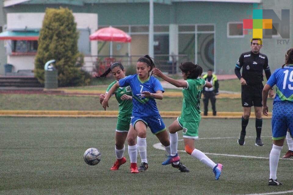 Kenya García busca un lugar en el Tri Universitario