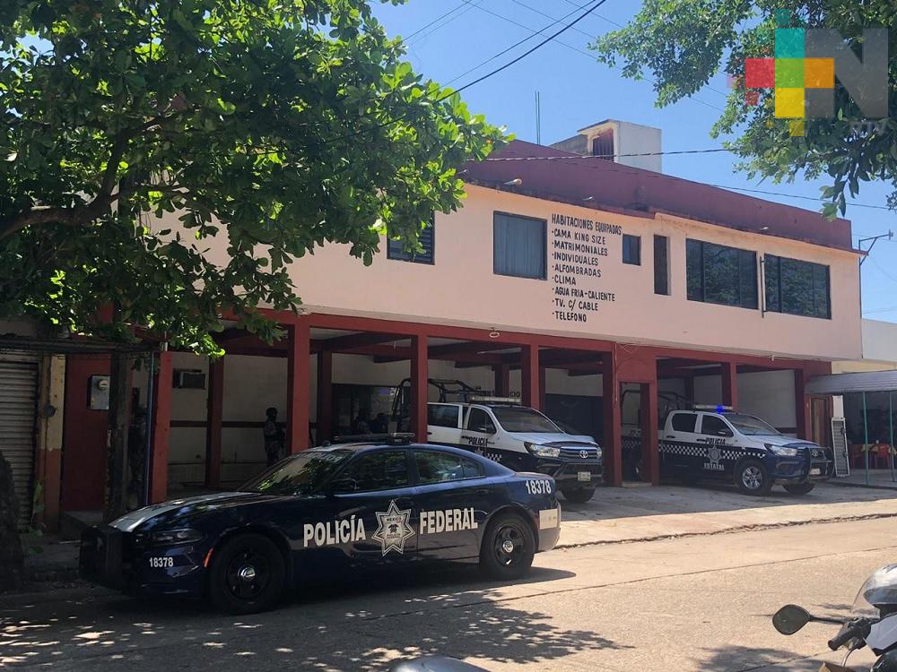 Aseguran a migrantes en hotel de Minatitlán