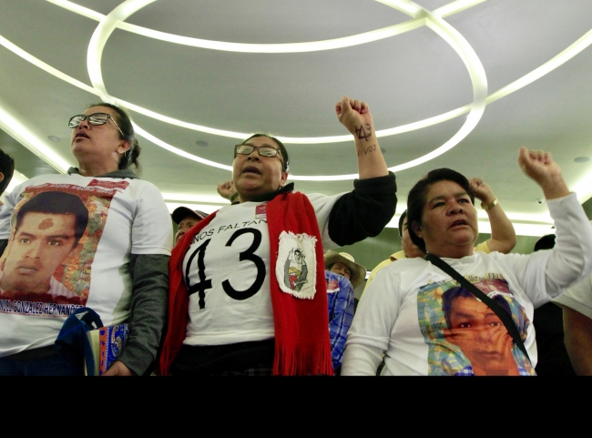 Localiza FGR restos de un normalista de Ayotzinapa