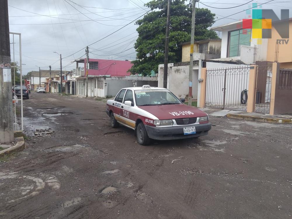 Baches, problema cotidiano en unidad habitacional El Coyol del municipio de Veracruz
