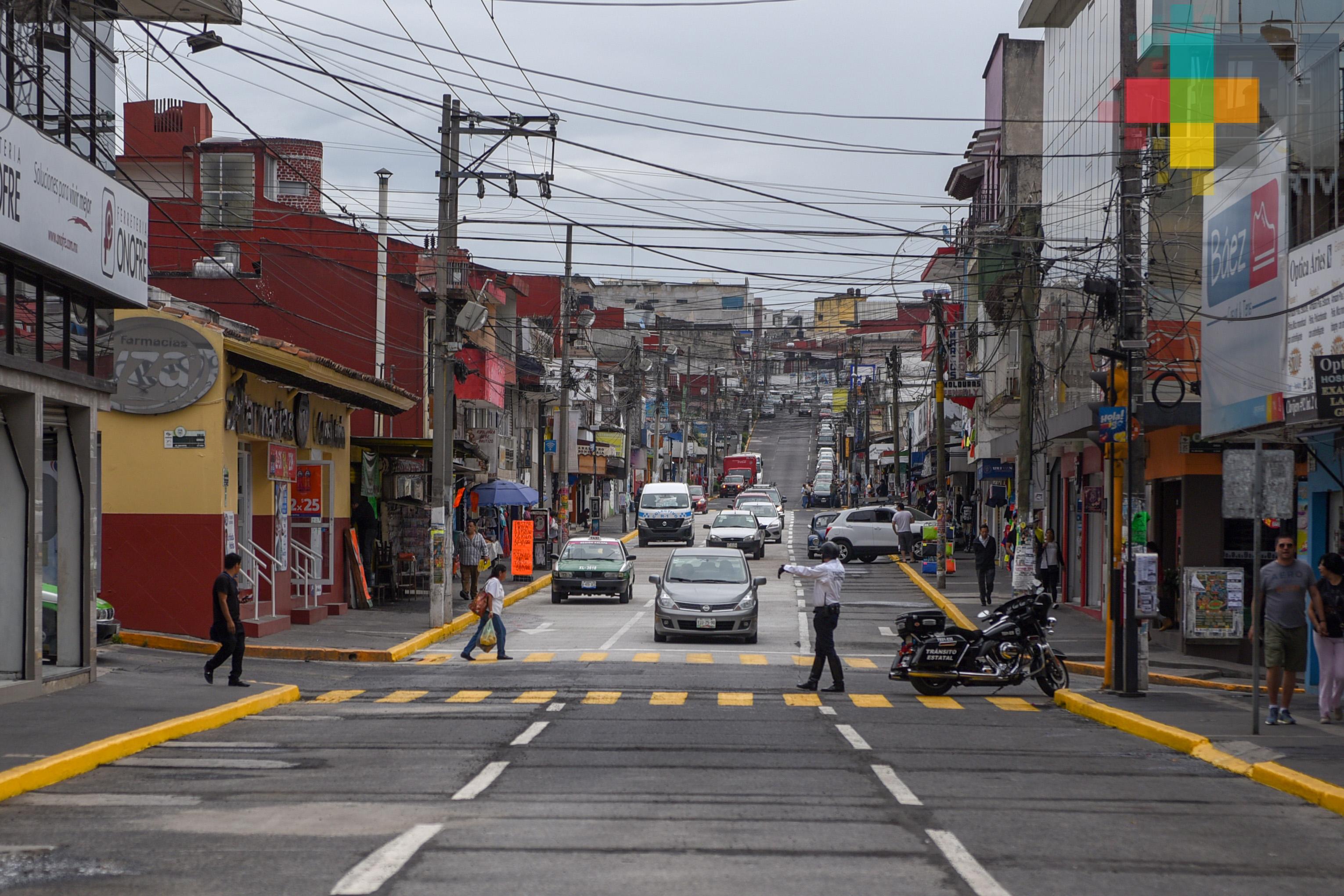 Cambian sentido de calle Clavijero de Xalapa