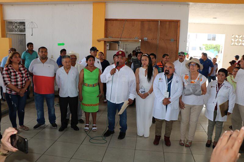 Anuncia Eric Cisneros remodelación del centro de salud de Tlacojalpan