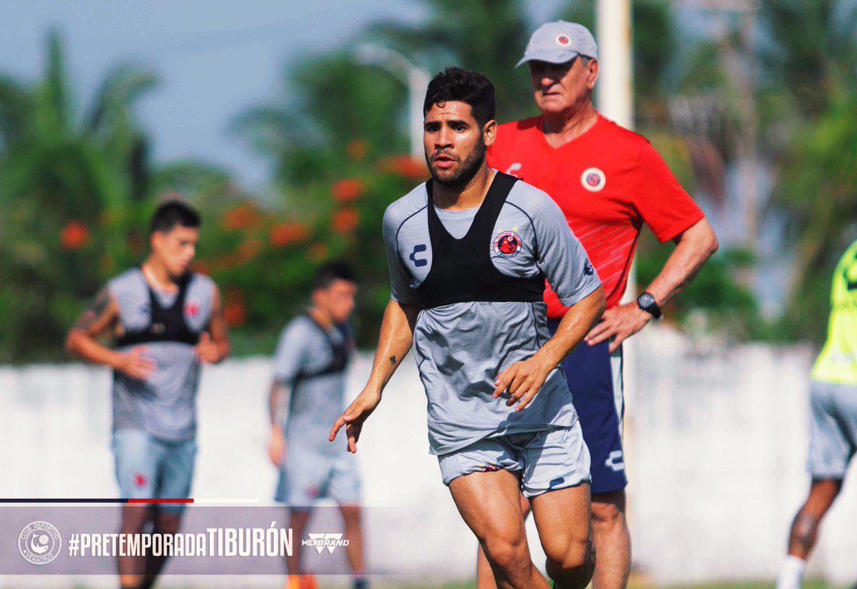 Sin refuerzos, Tiburones Rojos continúan pretemporada