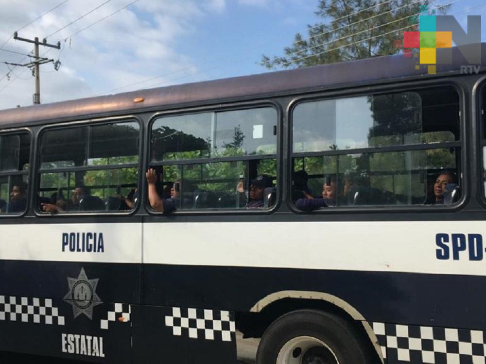 Desarman a policías de Sayula de Alemán; Policía Estatal toma control de la seguridad
