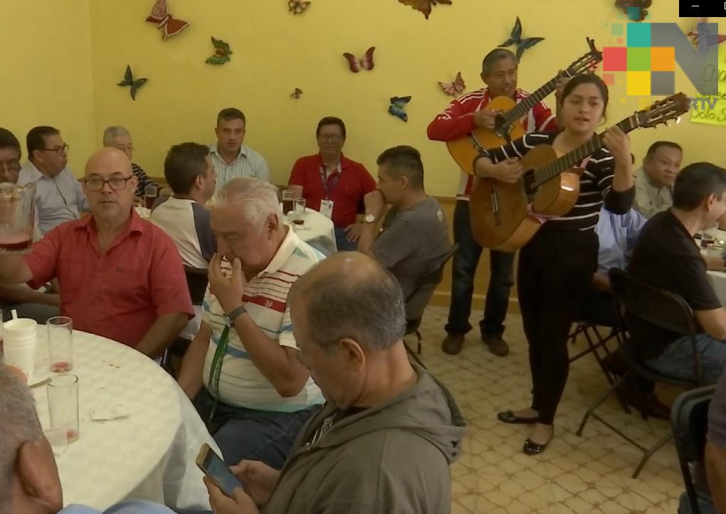STIRTT celebra a los papás de Radiotelevisión de Veracruz